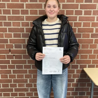 CAE- Prüfung: Wir gratulieren Sophie!